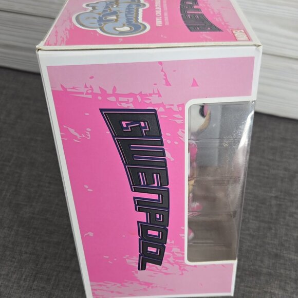 2017 Summer Convention Exclusive Marvel Rock Candy Gwenpool Vinyl Collectible - Picture 4 of 6